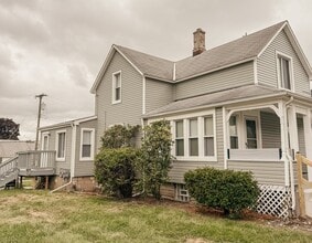 Building Photo - 2474 4th St