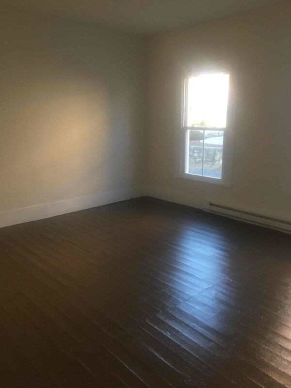 126 E Main St Unit 4, Luray, VA 22835 Room for Rent in Luray, VA