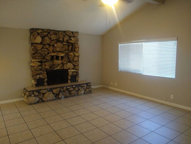 Foto del edificio - Coming Soon: Spacious 3 Bedroom Home with Fireplace, Covered Patio and Community Pool in SW Baker...
