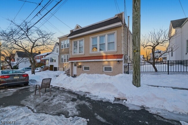 Foto del edificio - 245 Pierre Ave