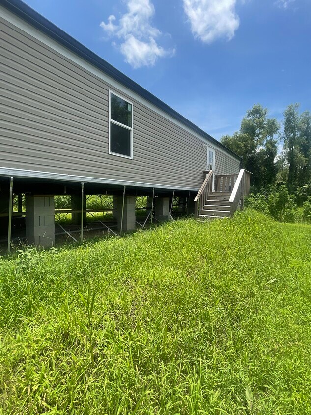 Building Photo - 502 Triple Oaks Dr