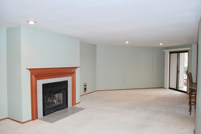 Foto del edificio - Kirkland's Eastridge Condo