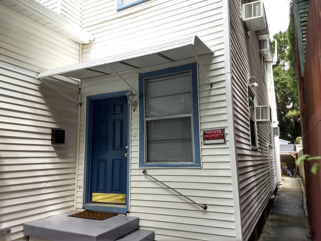 Building Photo - 1220 Adams St