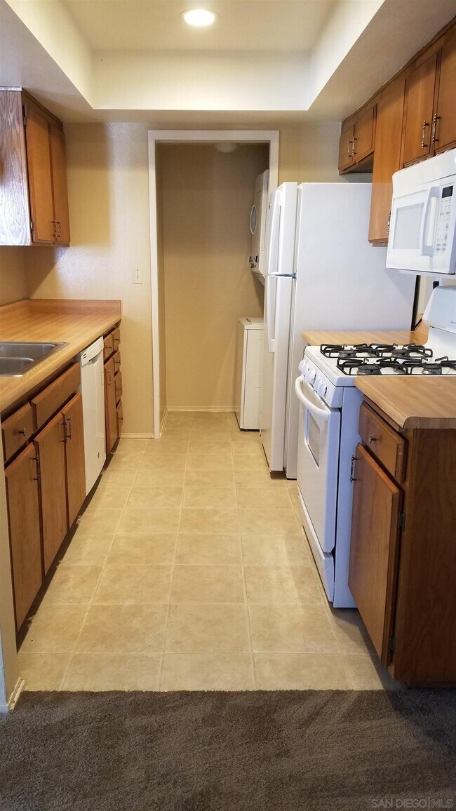 Building Photo - 9414 Twin Trails Dr