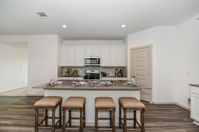 Building Photo - 7718 Brushwood Dr