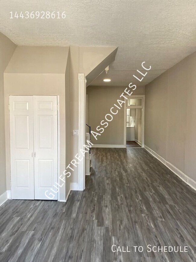 Foto del edificio - 2824 Parkwood Ave