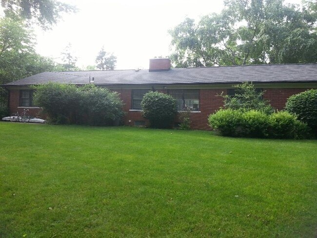 Building Photo - 3 br, 2.5 bath House - Westchester Propert...