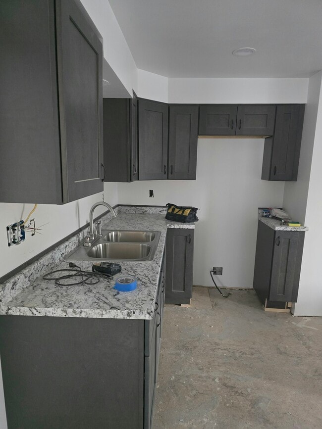 Building Photo - 431 9th St N
