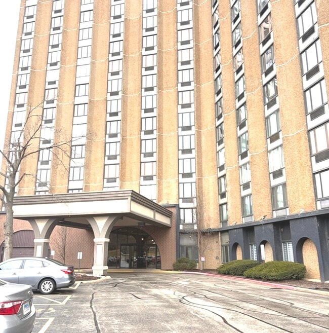 Building Photo - 1 One Renaissance Pl