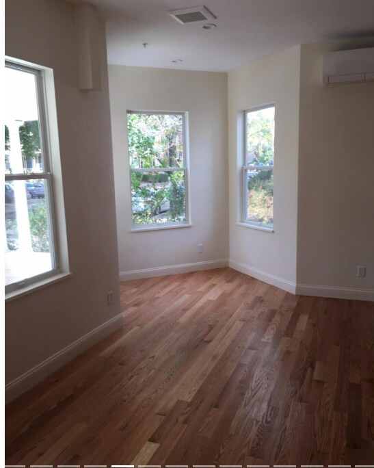 Primary Photo - 381 Harvard St