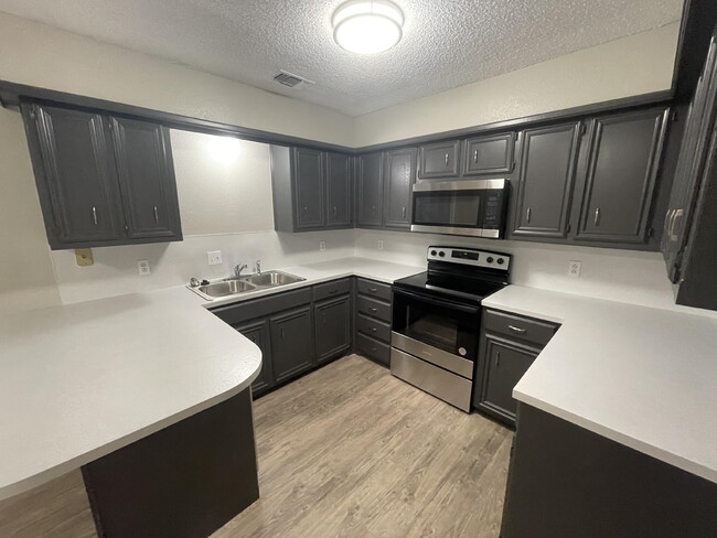 Building Photo - 6724 4th St