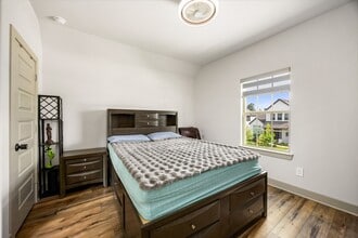 Building Photo - 1193 Stillwater Pond Dr