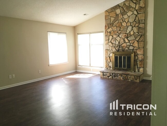Foto del edificio - 10442 Camelback Cir