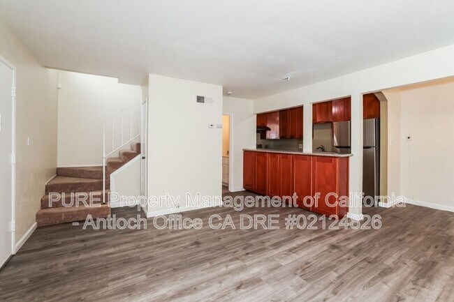 Foto del edificio - 2043 Sierra Rd