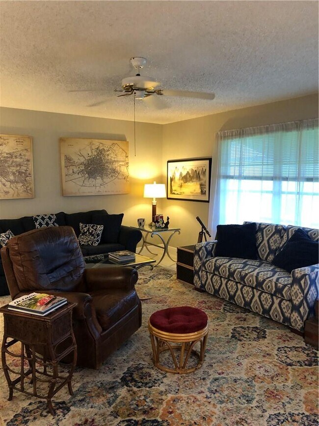 Building Photo - 725 High Point Blvd