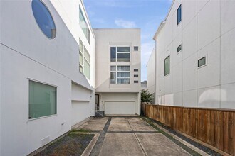 Building Photo - 5628 Kiam St