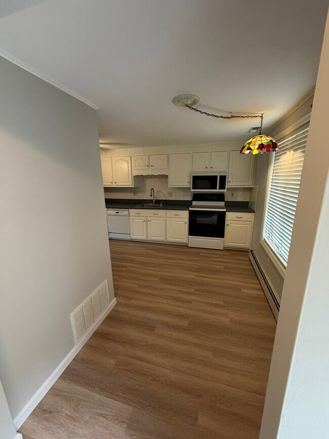 Foto del edificio - 136 Canterbury Ln