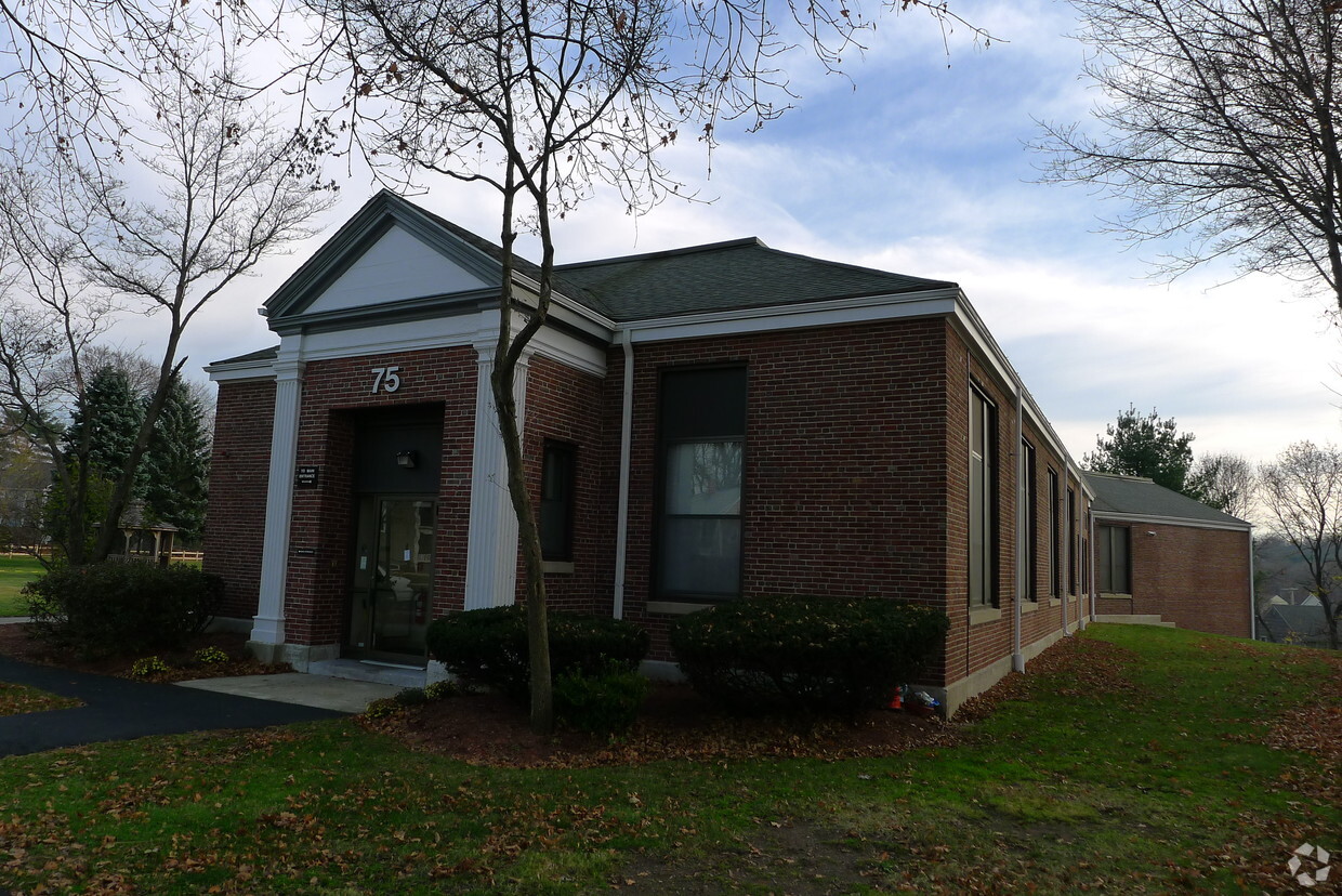 Noonan Glen Apartments in Winchester, MA