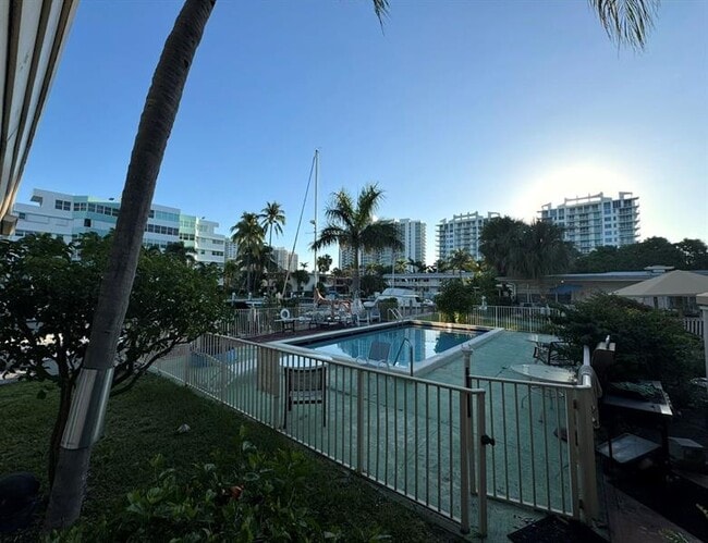 Foto del edificio - 3209 NE 28th St