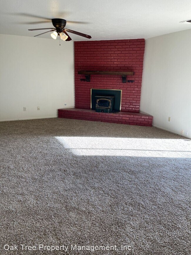 Building Photo - 4 br, 2 bath House - 238 S. Fairbanks Avenue
