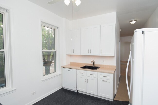 Foto del edificio - 3616 W Wrightwood Ave