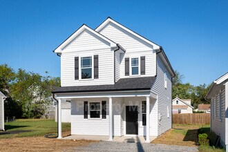 Building Photo - 214 Mansfield St