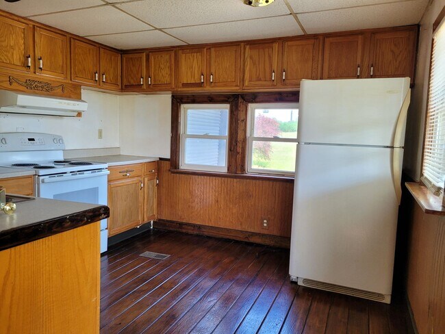 Building Photo - 2 BR/1 Bath Mobile Home - $900/mo - Availa...