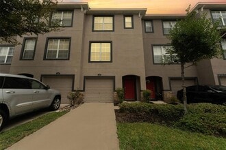 Building Photo - 2521 Lexington Oak Dr