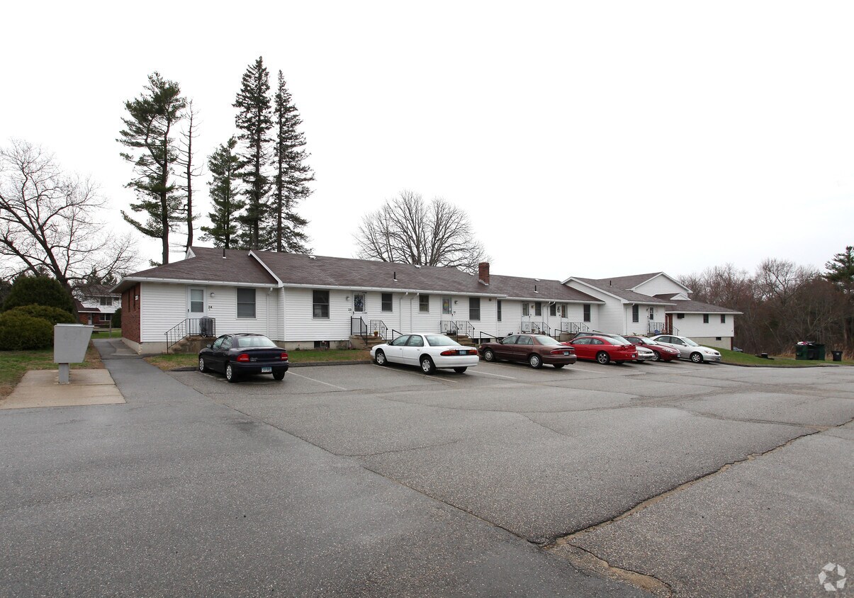 Indian Ridge Apartments in Jewett City, CT