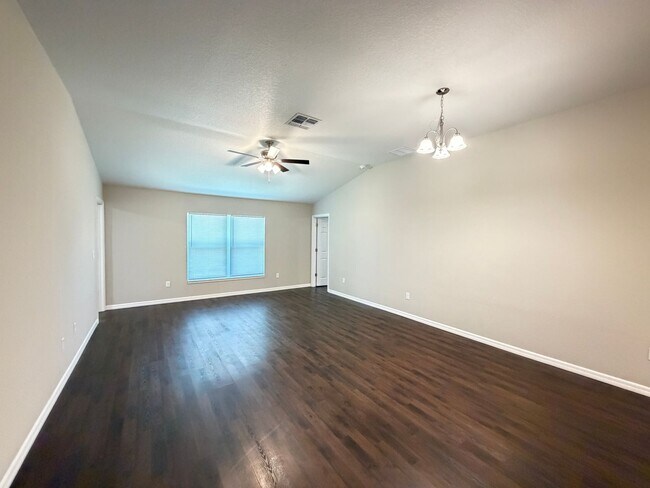 Foto del edificio - Spacious 3BR Home in Ocala | No HOA + Pet Friendly