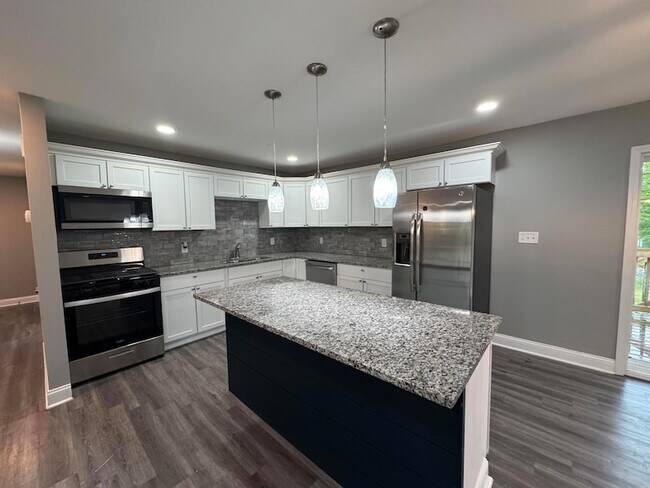 Foto del edificio - 541 W 67th Ln