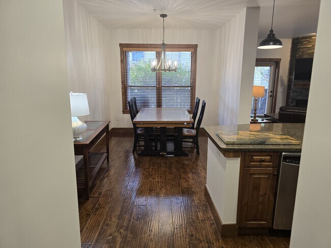 DR - 6005 St Moritz Dr