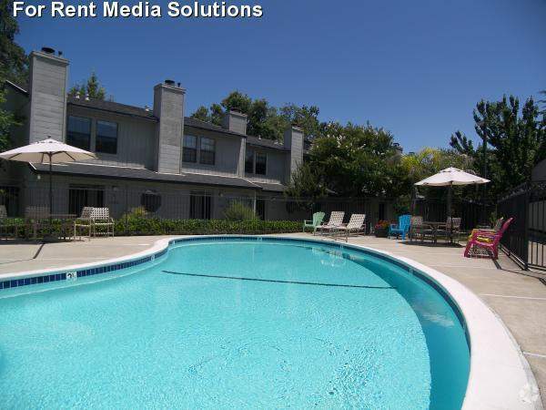 Building Photo - Antelope Hills Townhomes