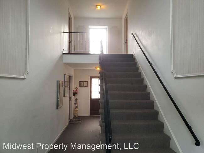 Building Photo - 804 S Fairview Rd