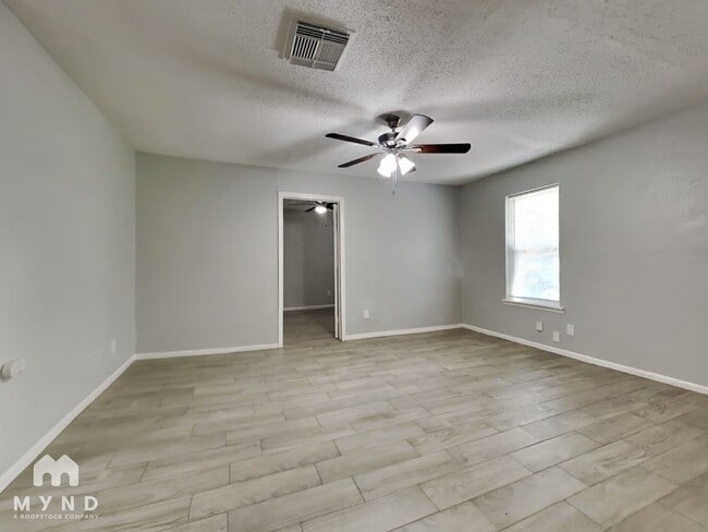 Foto del edificio - 9233 Nyssa St