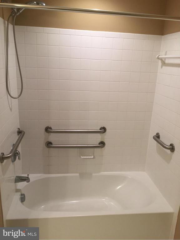 Foto del edificio - 6161 Willow Pl