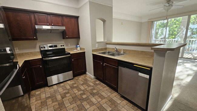 Building Photo - 2801 Chancellorsville Dr
