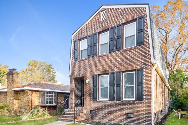 Building Photo - You will love this beautiful 3BR 2BA home