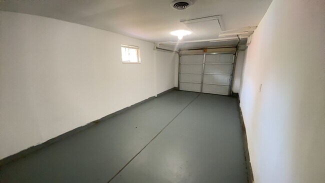 Foto del edificio - 7311 Harshmanville Rd