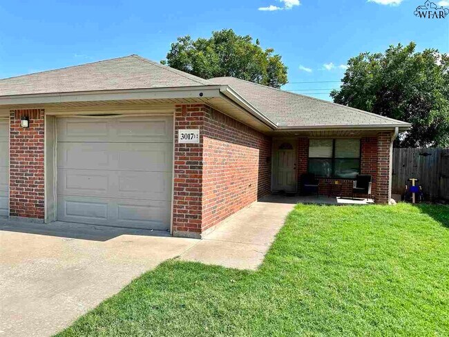 Building Photo - 3017 Cunningham Dr