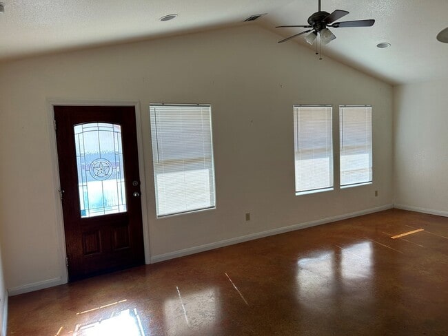 Building Photo - 486 Bridle Path