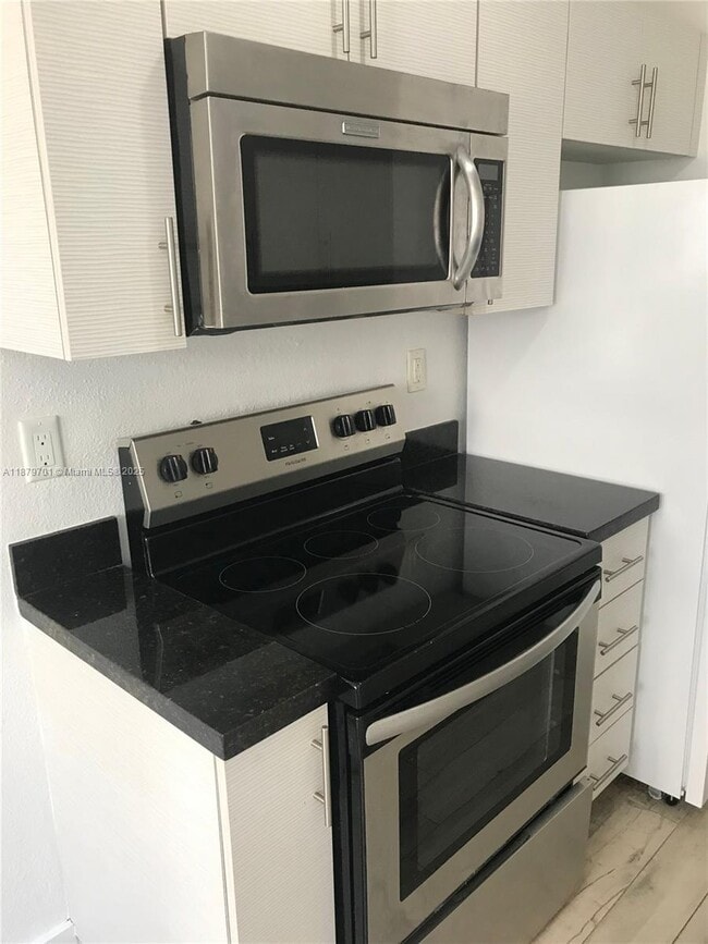 Foto del edificio - 1319 Meridian Ave
