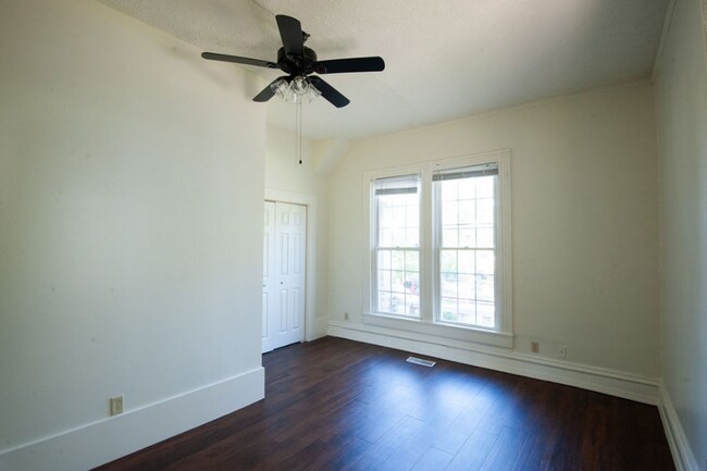 Foto del edificio - 515 N Washington St
