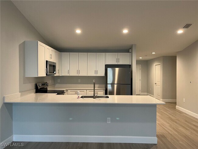 Foto del edificio - 8465-8465 Agate St