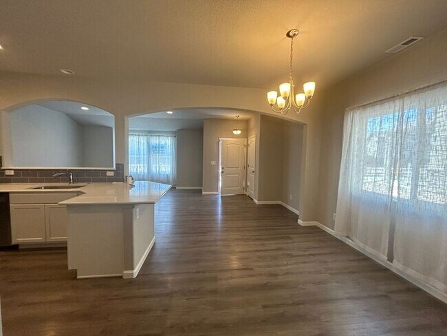 Building Photo - 6361 Old Glory Dr