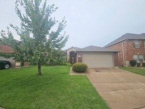 Building Photo - 2404 Clairborne Dr