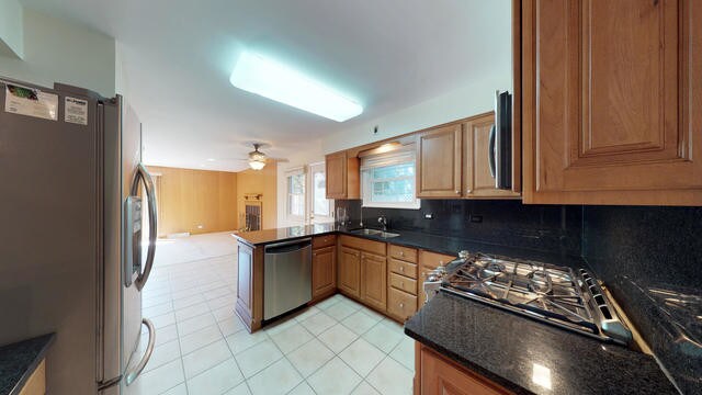 Building Photo - 823 W Exner Ct