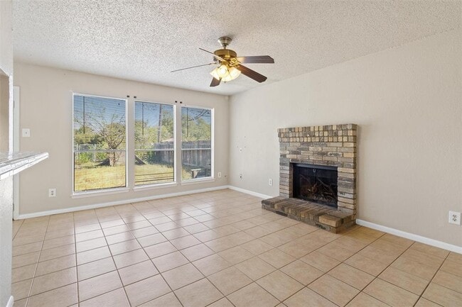 Building Photo - 13359 Water Oak Ln