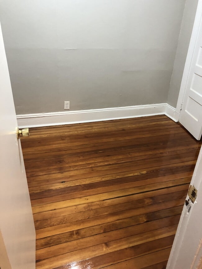 Foto del edificio - 65 Burbank St