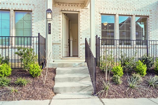 Foto del edificio - 631 Redwood Wy